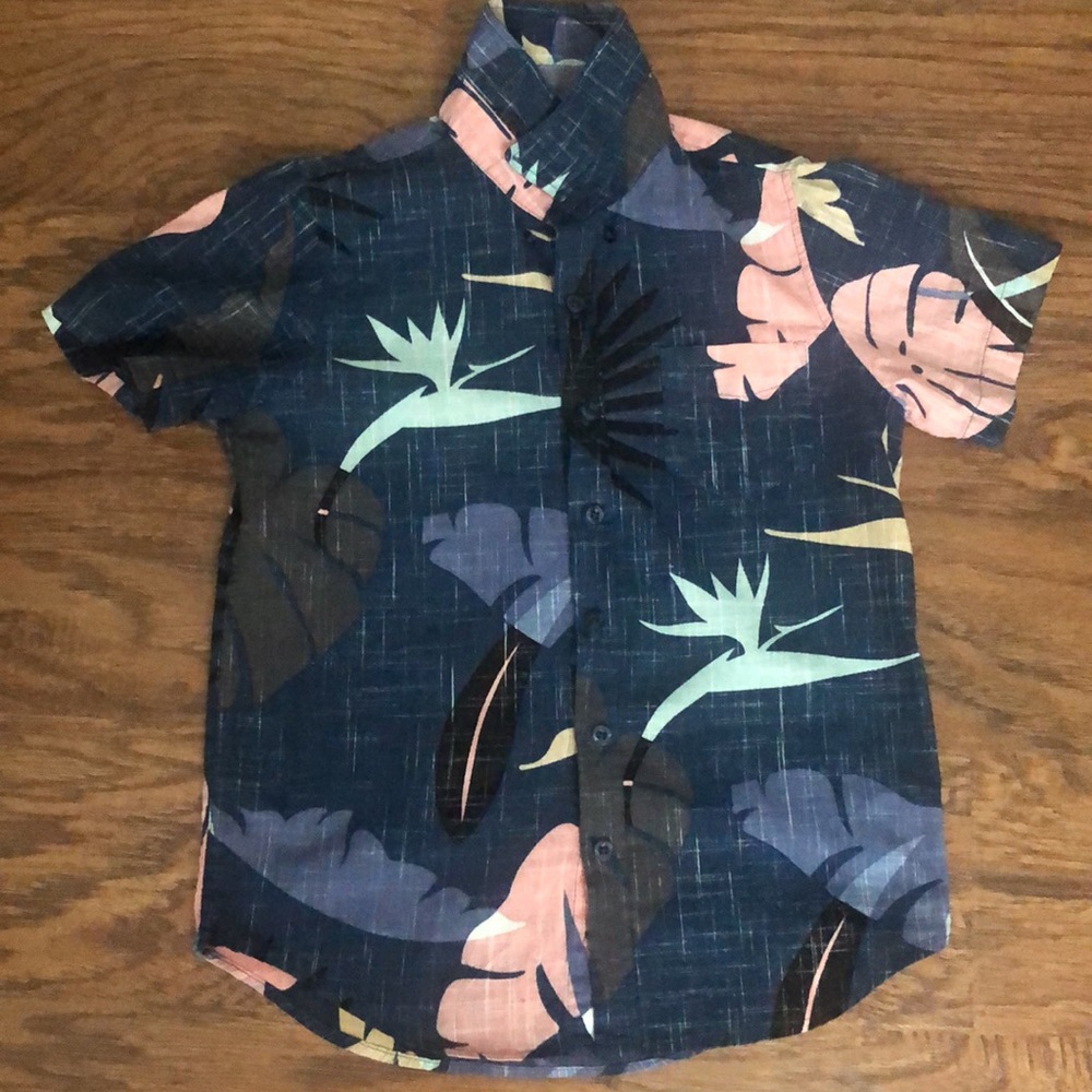 Rio Beach top blue leaves shirt short sleeve boys size 12, great condition
